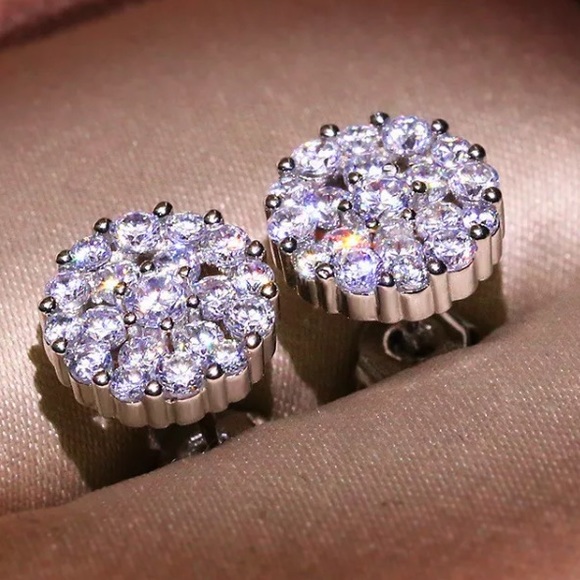 18K white gold plated earrings round cut earrings stud earrings - Picture 4 of 5